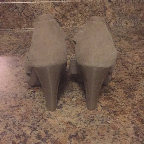 Heels - Picture 3 of 5